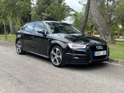 Usado Audi A3 Sportback Ambition 110 CV (80 kW) 2015 Negro Utilitario