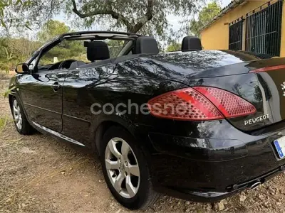Usado Peugeot 307 CC 136 CV (100 kW) 2007 Negro Descapotable