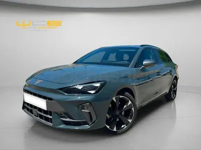Usado Cupra Leon 150 CV (110 kW) 2025 Gris / plata Berlina