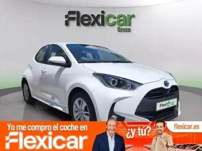 Usado Toyota Yaris Style 116 CV (85 kW) 2025 Blanco Utilitario