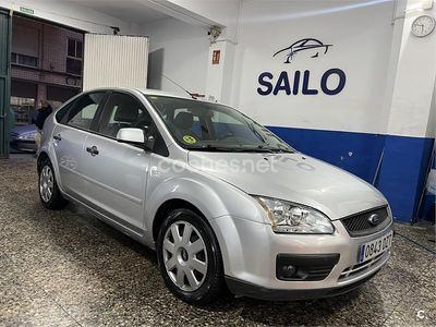 Gris / plata Usado 2006 Ford Focus Trend Berlina | 4999 € (Un poco caro)