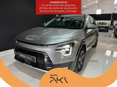 Käytetty Kia Niro 141 HP (103 kW) 2023 Harmaa Katumaasturi