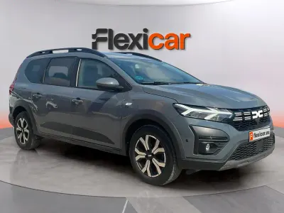 Usado Dacia Jogger Expression 110 CV (80 kW) 2024 Gris Monovolumen