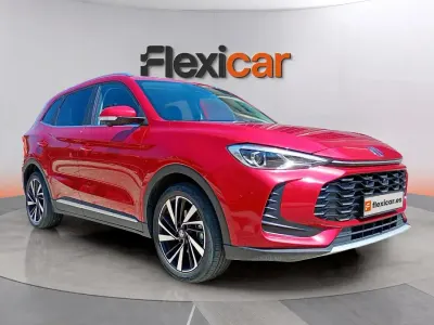 Usado MG ZS Luxury 197 CV (144 kW) 2025 Rojo SUV