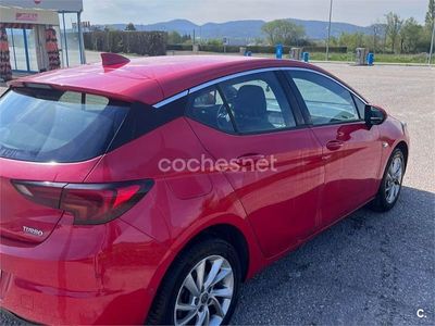 Używany Opel Astra Dynamic 125 KM (91 kW) 2017 Czerwony Sedan/Limuzyna