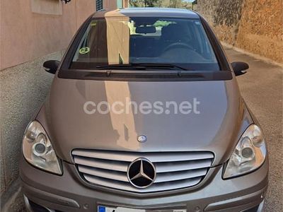Usado Mercedes B180 109 CV (80 kW) 2007 Gris / plata Monovolumen