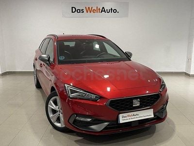 Usado Seat Leon FR 150 CV (110 kW) 2025 Rojo Familiar