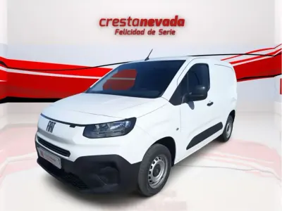 Usado Fiat Doblò 102 CV (75 kW) 2024 Blanco Monovolumen