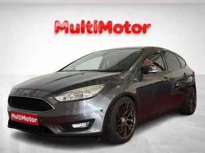 Usado Ford Focus Business Edition 125 CV (91 kW) 2017 Gris / plata Berlina