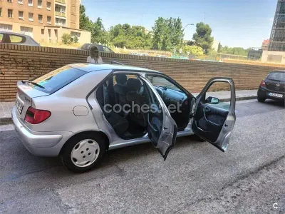 Usado Citroën Xsara Exclusive 90 CV (66 kW) 2000 Gris / plata Berlina