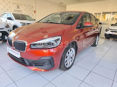 Usado BMW 225 Active Tourer iPerformance 220 CV (161 kW) 2021 Granate Monovolumen