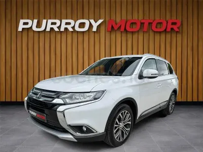 Usado Mitsubishi Outlander Motion 150 CV (110 kW) 2016 Blanco SUV