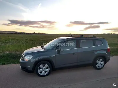 Usado Chevrolet Orlando LTZ 163 CV (119 kW) 2012 Gris / plata Monovolumen