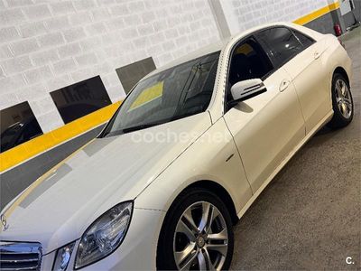 Blanco Usado 2012 Mercedes E220 Elegance Berlina | 6500 €