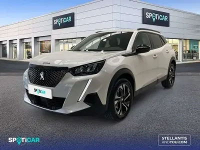 Usado Peugeot 2008 Allure 131 CV (96 kW) 2023 Blanco SUV