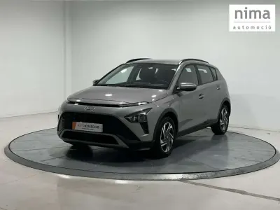 Usado Hyundai Bayon 84 CV (61 kW) 2022 Gris SUV