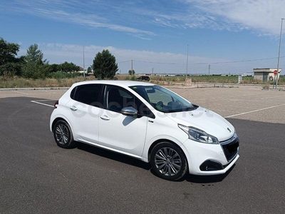 Usado Peugeot 208 Style 100 CV (73 kW) 2017 Blanco Utilitario