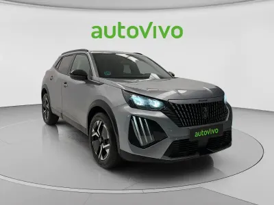 Usado Peugeot 2008 Allure 100 CV (73 kW) 2024 Gris SUV