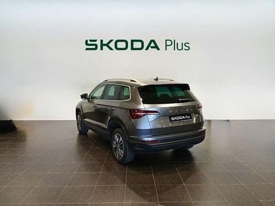 Usado Skoda Karoq Selection 150 CV (110 kW) 2025 Gris SUV