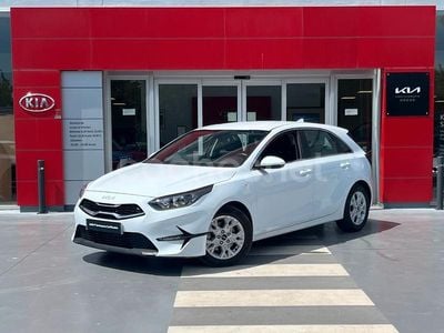 Blanco Usado 2025 Kia Ceed Utilitario | 21.900 € (Precio justo)