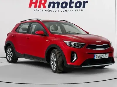 Usado Kia Stonic 102 CV (75 kW) 2022 Rojo SUV