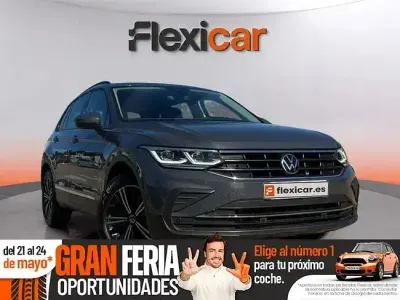 Usado VW Tiguan Life 150 CV (110 kW) 2022 Gris SUV