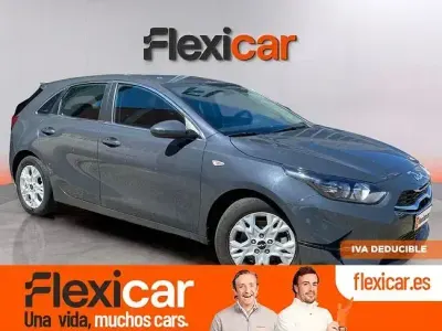Usado Kia Ceed 136 CV (100 kW) 2023 Gris Utilitario