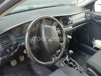 Usado Opel Vectra Comfort 100 CV (73 kW) 2001 Amarillo Berlina