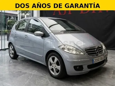 Usado Mercedes A180 109 CV (80 kW) 2009 Gris / plata Monovolumen