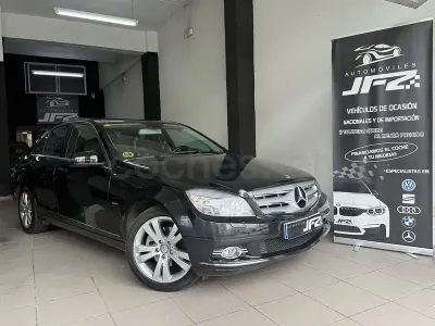 Usado Mercedes C220 Avantgarde 170 CV (125 kW) 2010 Negro Berlina