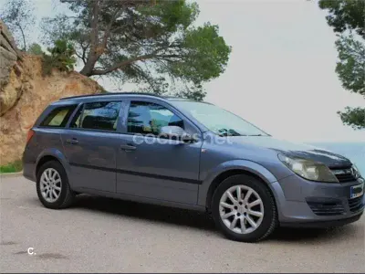 Usado Opel Astra Enjoy 100 CV (73 kW) 2006 Gris / plata Familiar