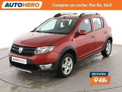 Usado Dacia Sandero Stepway 90 CV (66 kW) 2014 Rojo Utilitario