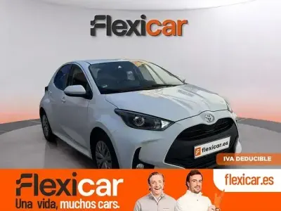 Usado Toyota Yaris 72 CV (52 kW) 2023 Blanco Utilitario