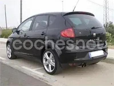 Usado Seat Altea Sport 140 CV (102 kW) 2010 Negro Monovolumen
