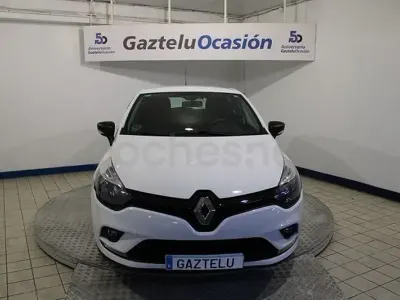 Usado Renault Clio V Business 65 CV (47 kW) 2021 Gris / plata Berlina