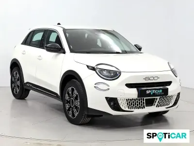 Usado Fiat 600 101 CV (74 kW) 2025 Blanco SUV