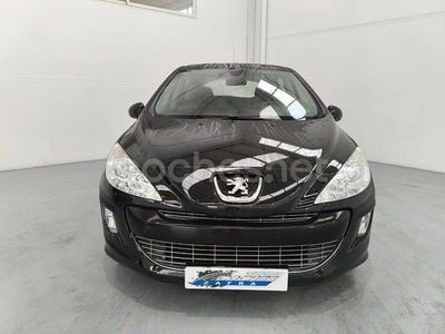 Usado Peugeot 308 90 CV (66 kW) 2008 Negro Berlina