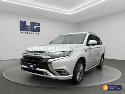 Usado Mitsubishi Outlander P-HEV 224 CV (164 kW) 2020 Blanco SUV