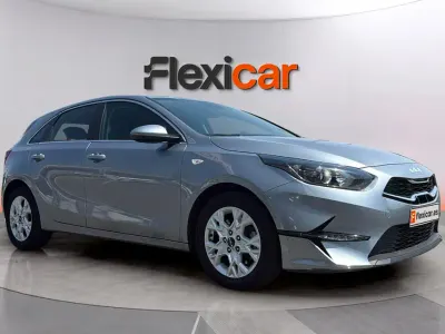 Usado Kia Ceed 136 CV (100 kW) 2023 Gris Utilitario