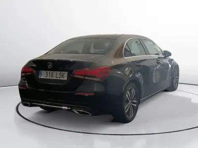 Usado Mercedes A200 163 CV (119 kW) 2021 Negro Berlina