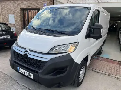 Usado Citroën Jumper 120 CV (88 kW) 2021 Blanco Monovolumen