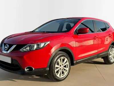 Usado Nissan Qashqai Acenta 110 CV (80 kW) 2015 Rojo SUV
