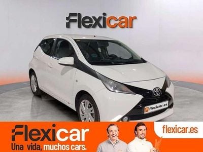 Usado Toyota Aygo X-play 72 CV (52 kW) 2017 Blanco Utilitario