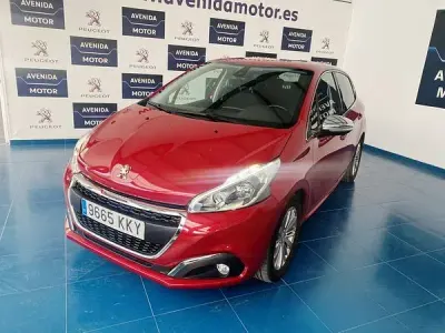 Usado Peugeot 208 Allure 100 CV (73 kW) 2018 Utilitario