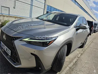 Usado Lexus NX450h+ Executive Line 306 CV (225 kW) 2022 Gris / plata SUV