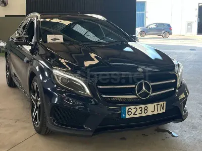 Usado Mercedes GLA220 AMG line 177 CV (130 kW) 2016 Azul SUV