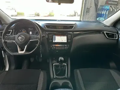 Używany Nissan Qashqai Acenta 115 KM (84 kW) 2018 Biały SUV