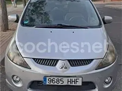 Usado Mitsubishi Grandis Instyle 165 CV (121 kW) 2006 Gris / plata Monovolumen