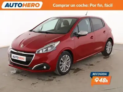 Usado Peugeot 208 Style 82 CV (60 kW) 2018 Rojo Utilitario