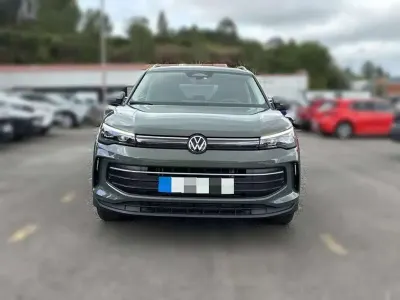 Usado VW Tiguan Life 150 CV (110 kW) 2025 Verde SUV